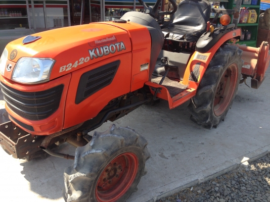 ขายด่วน KUBOTA B2420 เครื่องดี มีภาพวีดีโอ อุปกรณ์ มี 3 รายการ ผาน5 โรตารี่ ล้อเหล็ก สภาพสวยพร้อมใช้