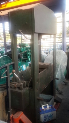 แท่นอัดไฮดรอลิคมือโยก80ตัน