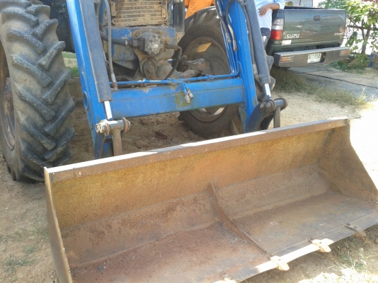 FORD 6610 สองเพลา มีบุ้งกี๋ตักหน้า อุปกรณ์ 2ชิ้น รถพร้อมใช้งาน เอกสารอินวอย 087-2976734