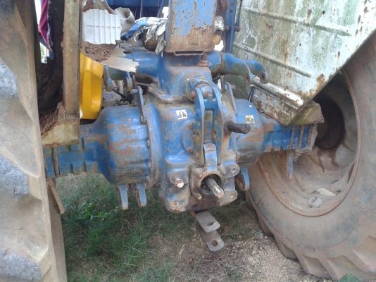 FORD 6610 สองเพลา มีบุ้งกี๋ตักหน้า อุปกรณ์ 2ชิ้น รถพร้อมใช้งาน เอกสารอินวอย 087-2976734