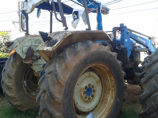 FORD 6610 สองเพลา มีบุ้งกี๋ตักหน้า อุปกรณ์ 2ชิ้น รถพร้อมใช้งาน เอกสารอินวอย 087-2976734