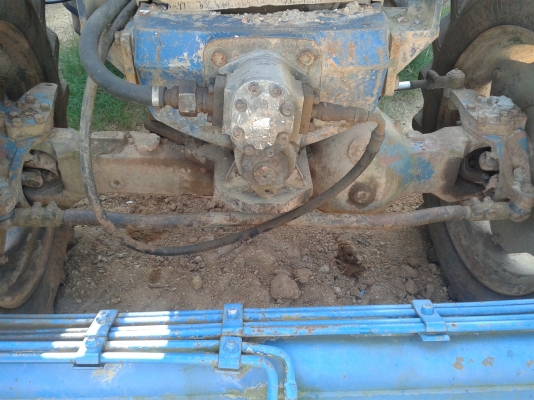 FORD 6610 สองเพลา มีบุ้งกี๋ตักหน้า อุปกรณ์ 2ชิ้น รถพร้อมใช้งาน เอกสารอินวอย 087-2976734