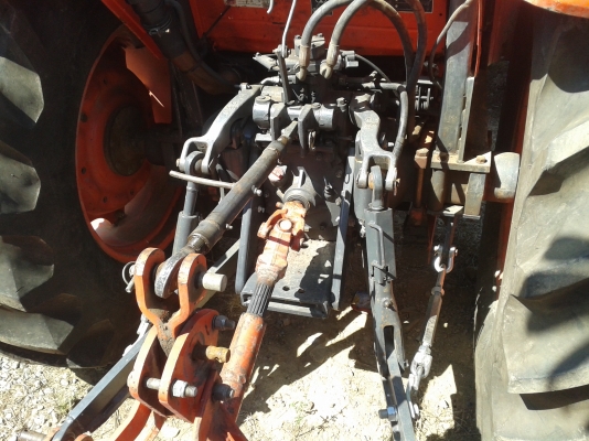 KUBOTA M7040 2เพลา  อุปกรณ์3ชิ้น รถสวยพร้อมใช้งาน เอกสารเล่มทะเบียน  ราคาต่อรองได้ 087-2976734