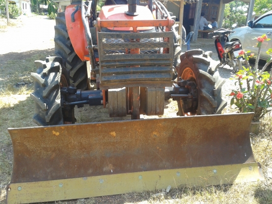 KUBOTA M7040 2เพลา  อุปกรณ์3ชิ้น รถสวยพร้อมใช้งาน เอกสารเล่มทะเบียน  ราคาต่อรองได้ 087-2976734