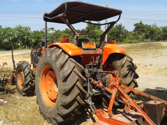 KUBOTA M7040 2เพลา  อุปกรณ์3ชิ้น รถสวยพร้อมใช้งาน เอกสารเล่มทะเบียน  ราคาต่อรองได้ 087-2976734