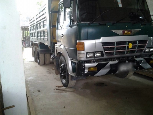 รถฮีโน่ 10 ล้อดั้ม เปลื่ยนเครื่อง 350 แรงม้า. ( รถประกอบ. ) สนใจติดต่อ 081 - 6079515