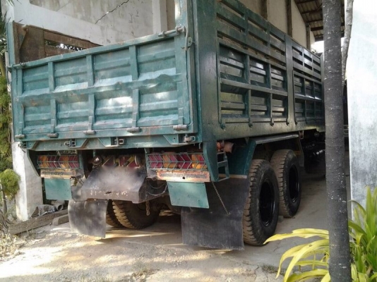 รถฮีโน่ 10 ล้อดั้ม เปลื่ยนเครื่อง 350 แรงม้า. ( รถประกอบ. ) สนใจติดต่อ 081 - 6079515