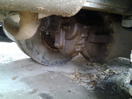 รถฮีโน่ 10 ล้อดั้ม F17  187 แรงม้า.  สนใจติดต่อ 081 - 6079515