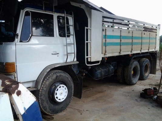 รถฮีโน่ 10 ล้อดั้ม F17  187 แรงม้า.  สนใจติดต่อ 081 - 6079515