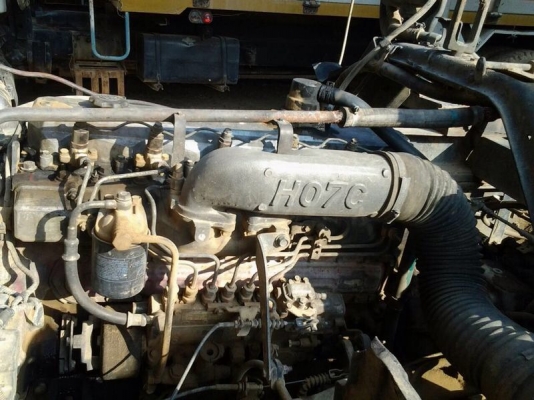 รถฮีโน่ 10 ล้อดั้ม F17  187 แรงม้า.  สนใจติดต่อ 081 - 6079515