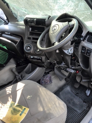 ขายซากavanza 2011 ชนหน้าซ้าย