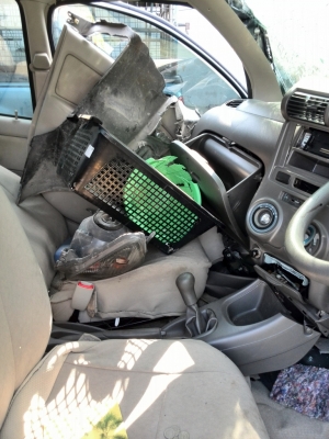 ขายซากavanza 2011 ชนหน้าซ้าย