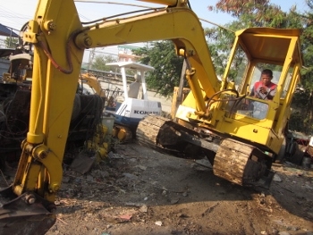 ขาย- รถขุด รถแบคโฮ IHI PC 40 เครื่องยนต์ดีเซล 4 สูบ มือสอง เก่าญี่ปุ่น พร้อมใช้งานครับ