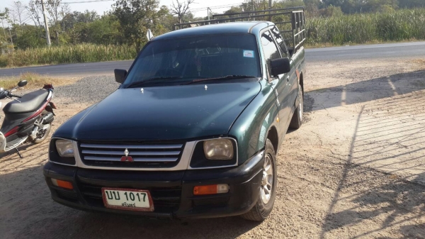 MITSU STRADA ปี 40 เครื่อง 2.8 แรง กระจกไฟฟ้า เพาเวอร์ แอร์เย็น เล่มทะเบียนพร้อม