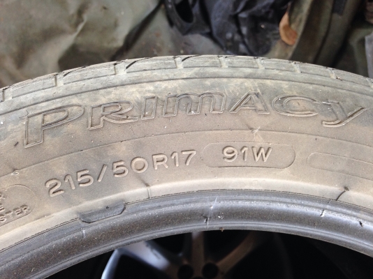 ขายยาง มิชลิน ปี11 215/50/17 ใช้ได้อีกนาน
