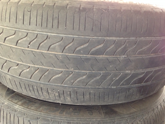 ขายยาง มิชลิน ปี11 215/50/17 ใช้ได้อีกนาน
