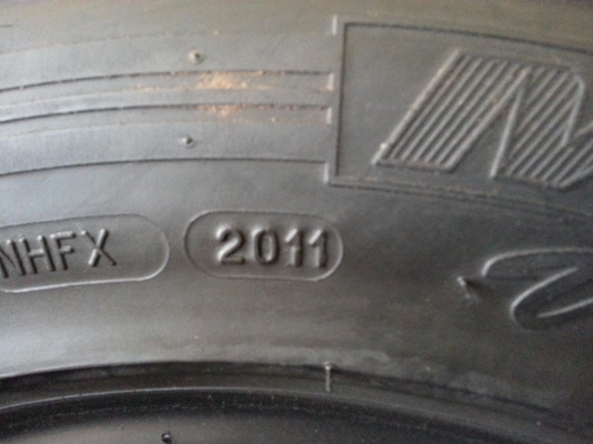 ขาย  205/70/15  michalin 1  คู่  สวยๆ  ส่งทั่วไทยครับ