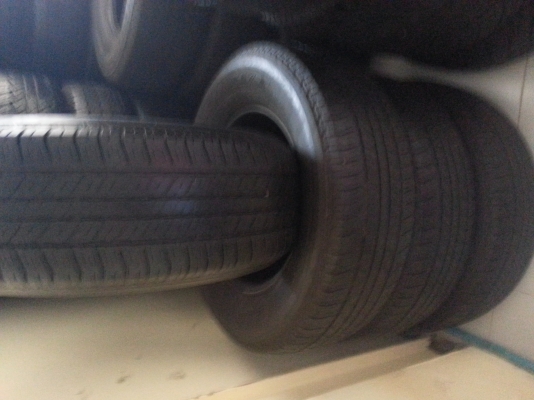 ยาง  265/65/17 ครับ  บริสโตน   ส่งทั่วไทย