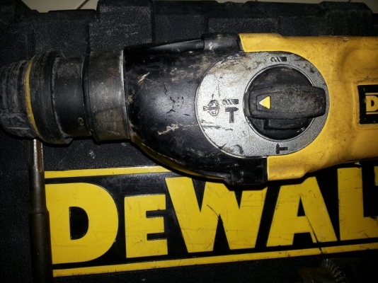 ขายสว่านโรตารี่3ระบบDEWALTรุ่นD25123สภาพดีพร้อมอุปกรณ์ ขายสว่านโรตารี่3ระบบDEWALTรุ่นD25123สภาพดีพร้อมอุปกรณ์