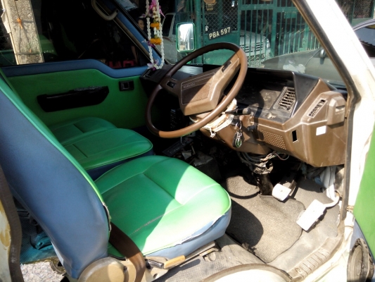 ขายรถตู้ Hiace ตาหวาน