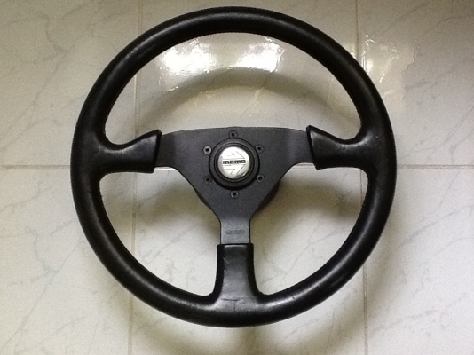 พวงมาลัย "MOMO" ของแท้หนังเดิมโรงงาน