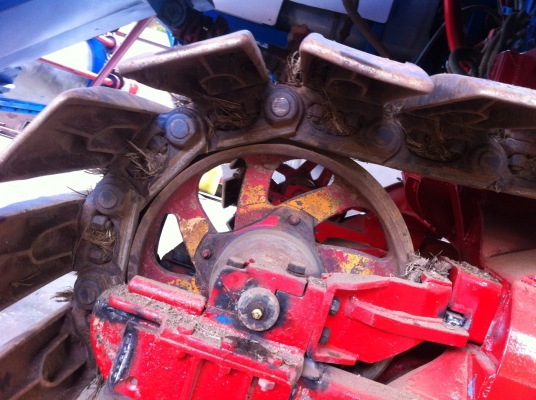 ขายด่วนรถเกี่ยวข้าว ศักดิ์พัฒนา รุ่น STAR BIG เครื่อง JO8C TURBO 260Hp เช็กใหม่หมดพร้อมใช้มาก มีหลายคันให้เลือกชมครับ(รถอยู่โพทะเลพิจิตร)