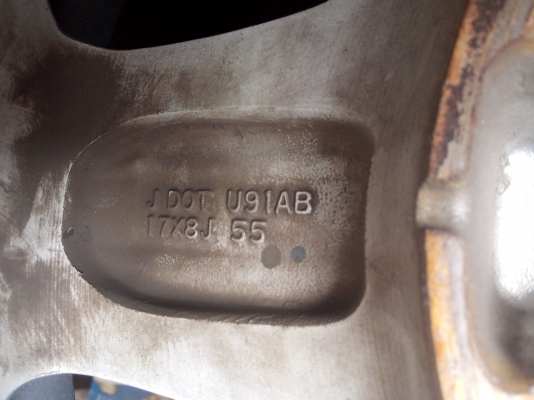 ขายเเม๊กพร้อมยาง ฟรอด ครับ 275 /65 /17