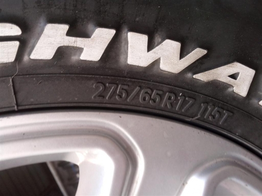 ขายเเม๊กพร้อมยาง ฟรอด ครับ 275 /65 /17