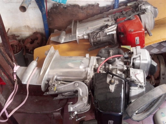 ขายเครื่องติดท้ายเรือ เเต่งเเข่งมาจากญี่ปุ่น