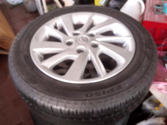 ขายเเม๊กนิสัน 5 รู 195/60/16 ยางปี 2013