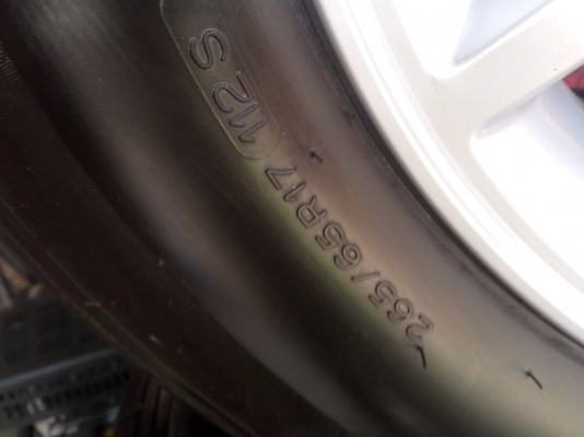 ขายเเม๊กพร้อมยางฟรอนจูนเนอร์ 265/65/17 ขายเเม๊กพร้อมยางฟรอนจูนเนอร์ 265/65/17