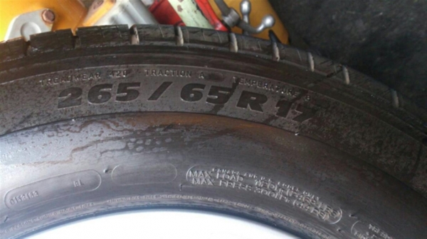 ขายเเม๊กพร้อมยางฟรอนจูนเนอร์ 265/65/17 ขายเเม๊กพร้อมยางฟรอนจูนเนอร์ 265/65/17