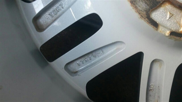 ขายเเม๊กพร้อมยางฟรอนจูนเนอร์ 265/65/17 ขายเเม๊กพร้อมยางฟรอนจูนเนอร์ 265/65/17