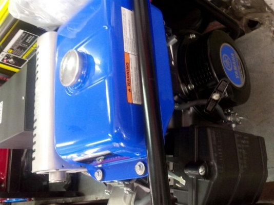 ขายเครื่องปั่นไฟ 6 KVA. ไฟ 220V. เครื่องยนต์ใหม่ YAMAHA 12 HP จัดส่งได้ทั่วประเทศ ขายเครื่องปั่นไฟ 6 KVA. ไฟ 220V. เครื่องยนต์ใหม่ YAMAHA 12 HP จัดส่งได้ทั่วประเทศ