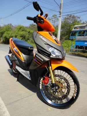 honda click play แต่งสวยเต็มๆของแท้ทุกชิ้น เครื่องเสียงจัดเต็ม