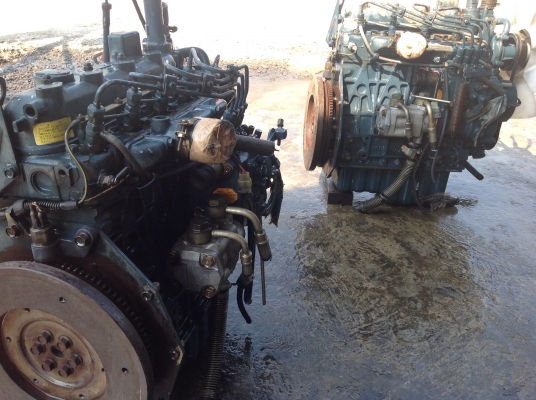 ขายเครื่องคูโบต้า 4 สูบเก่าญี่ปุ่น รุ่น V1405 ขนาด 32 แรงม้าสภาพสวยมากๆ