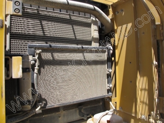 รถแบคโฮ ยี่ห้อ CAT 320D