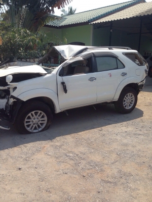 เฟอร์จูนเนอร์เเชมป์ ปี 13 เครื่อง 2500 เกียรออโต้ ตัว G.  โอนลอย