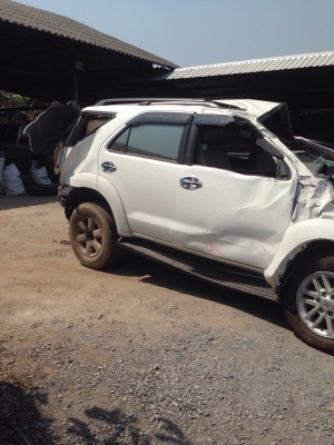 เฟอร์จูนเนอร์เเชมป์ ปี 13 เครื่อง 2500 เกียรออโต้ ตัว G.  โอนลอย