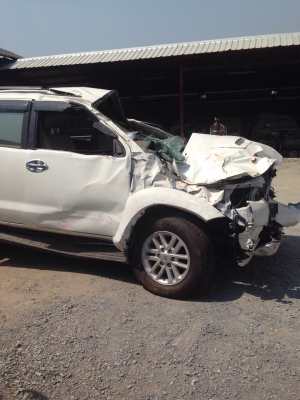 เฟอร์จูนเนอร์เเชมป์ ปี 13 เครื่อง 2500 เกียรออโต้ ตัว G.  โอนลอย