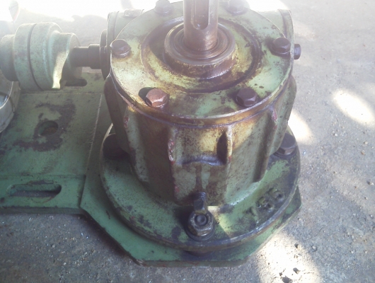 มอเตอร์พร้อมต่อกับเกียร์ทดของ ญี่ปุ่น ขนาด 1/2 แรงม้าทดรอบแล้วหมุนที่ 90 รอบต่อนาที มอเตอร์พร้อมต่อกับเกียร์ทดของ ญี่ปุ่น ขนาด 1/2 แรงม้าทดรอบแล้วหมุนที่ 90 รอบต่อนาที