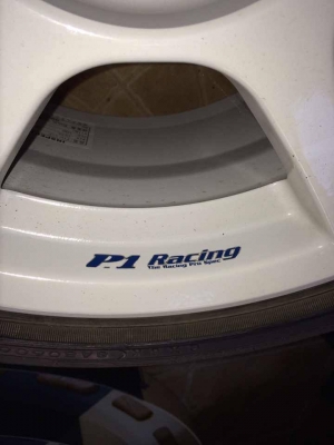 ขาย ล้อ Buddy Club P1 ขอบ 15 4/100 ออฟ+38 สีขาว แท้ สีเดิมไม่มีซ่อมครับ ขาย ล้อ Buddy Club P1 ขอบ 15 4/100 ออฟ+38 สีขาว แท้ สีเดิมไม่มีซ่อมครับ