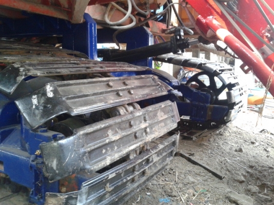 ขายรถเกี่ยวข้าวศักดิ์พัฒนาสภาพ80\% (วางก่อนได้) ขายรถเกี่ยวข้าวศักดิ์พัฒนาสภาพ80\% (วางก่อนได้)