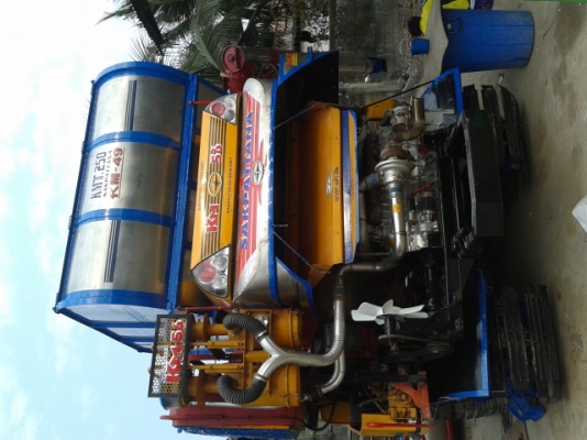 ขายรถเกี่ยวข้าวศักดิ์พัฒนาสภาพ80\% (วางก่อนได้) ขายรถเกี่ยวข้าวศักดิ์พัฒนาสภาพ80\% (วางก่อนได้)