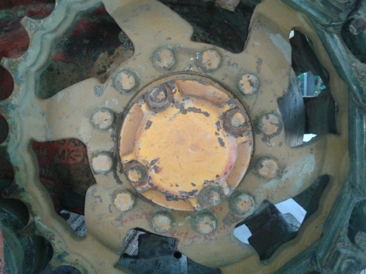 ขายรถเกี่ยวข้าวศักดิ์พัฒนาสภาพ80\% (วางก่อนได้) ขายรถเกี่ยวข้าวศักดิ์พัฒนาสภาพ80\% (วางก่อนได้)