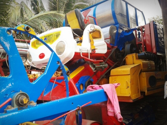 ขายรถเกี่ยวข้าวศักดิ์พัฒนาสภาพ80\% (วางก่อนได้) ขายรถเกี่ยวข้าวศักดิ์พัฒนาสภาพ80\% (วางก่อนได้)