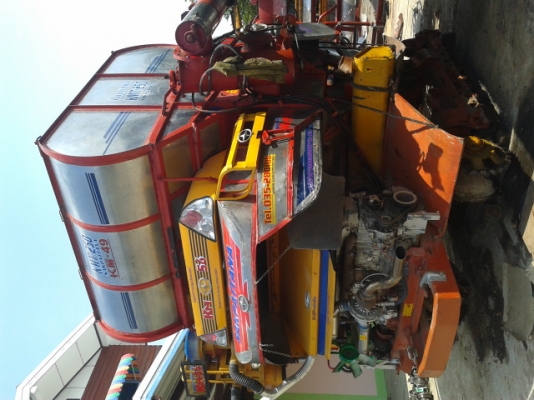 ขายรถเกี่ยวข้าวศักดิ์พัฒนาสภาพ80\% (วางก่อนได้) ขายรถเกี่ยวข้าวศักดิ์พัฒนาสภาพ80\% (วางก่อนได้)