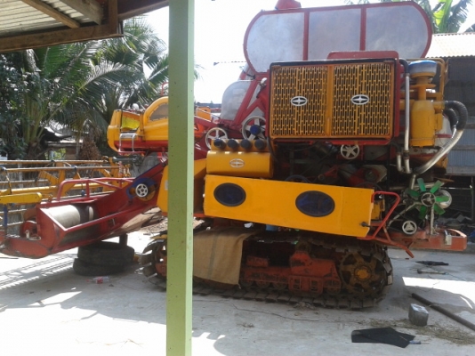 ขายรถเกี่ยวข้าวศักดิ์พัฒนาสภาพ80\% (วางก่อนได้) ขายรถเกี่ยวข้าวศักดิ์พัฒนาสภาพ80\% (วางก่อนได้)