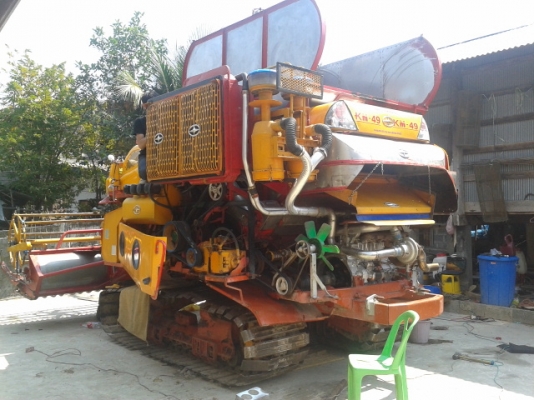 ขายรถเกี่ยวข้าวศักดิ์พัฒนาสภาพ80\% (วางก่อนได้) ขายรถเกี่ยวข้าวศักดิ์พัฒนาสภาพ80\% (วางก่อนได้)