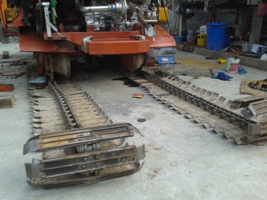 ขายรถเกี่ยวข้าวศักดิ์พัฒนาสภาพ80\% (วางก่อนได้) ขายรถเกี่ยวข้าวศักดิ์พัฒนาสภาพ80\% (วางก่อนได้)